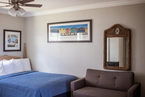 Riptide Oceanfront Hotel image 12