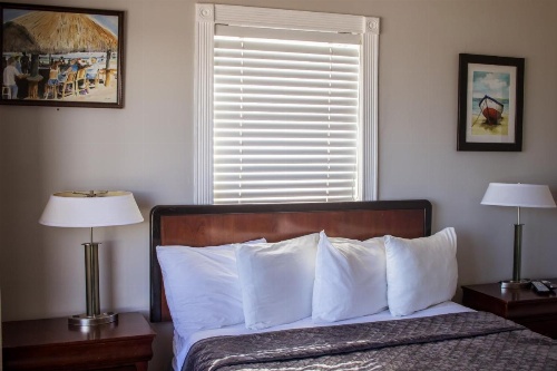 Riptide Oceanfront Hotel image 20