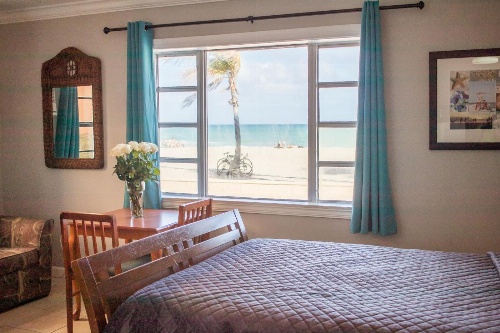 Riptide Oceanfront Hotel image 3