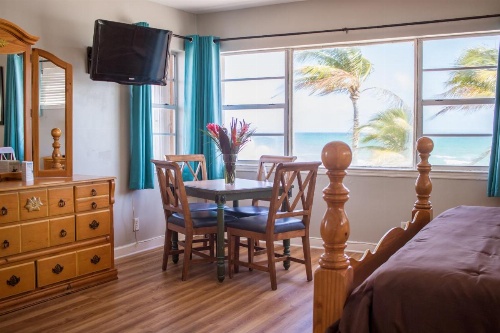 Riptide Oceanfront Hotel image 37
