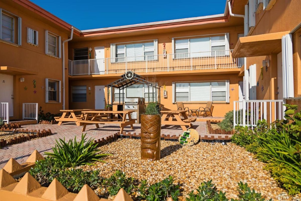 Riptide Oceanfront Hotel Image 44