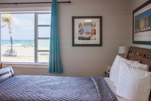 Riptide Oceanfront Hotel image 6